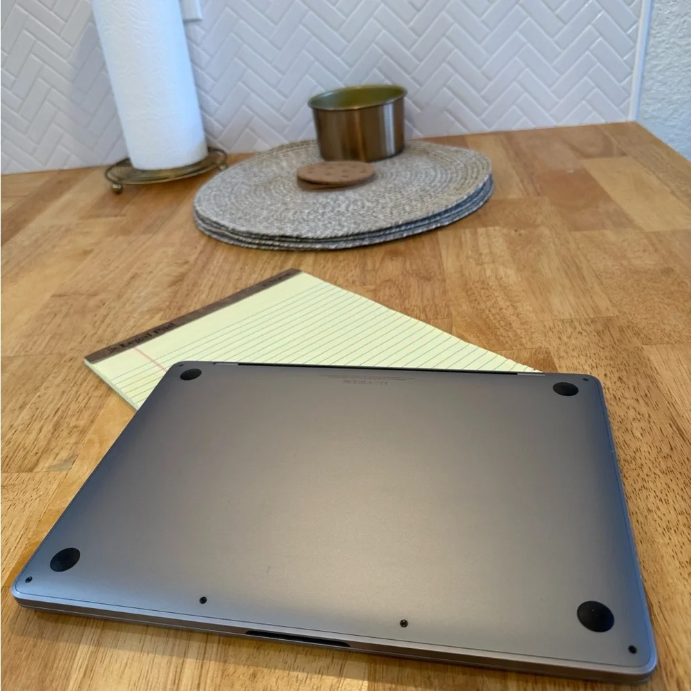 Apple MacBook Silver Laptop with Aluminum Body and macOS Ventura 2017